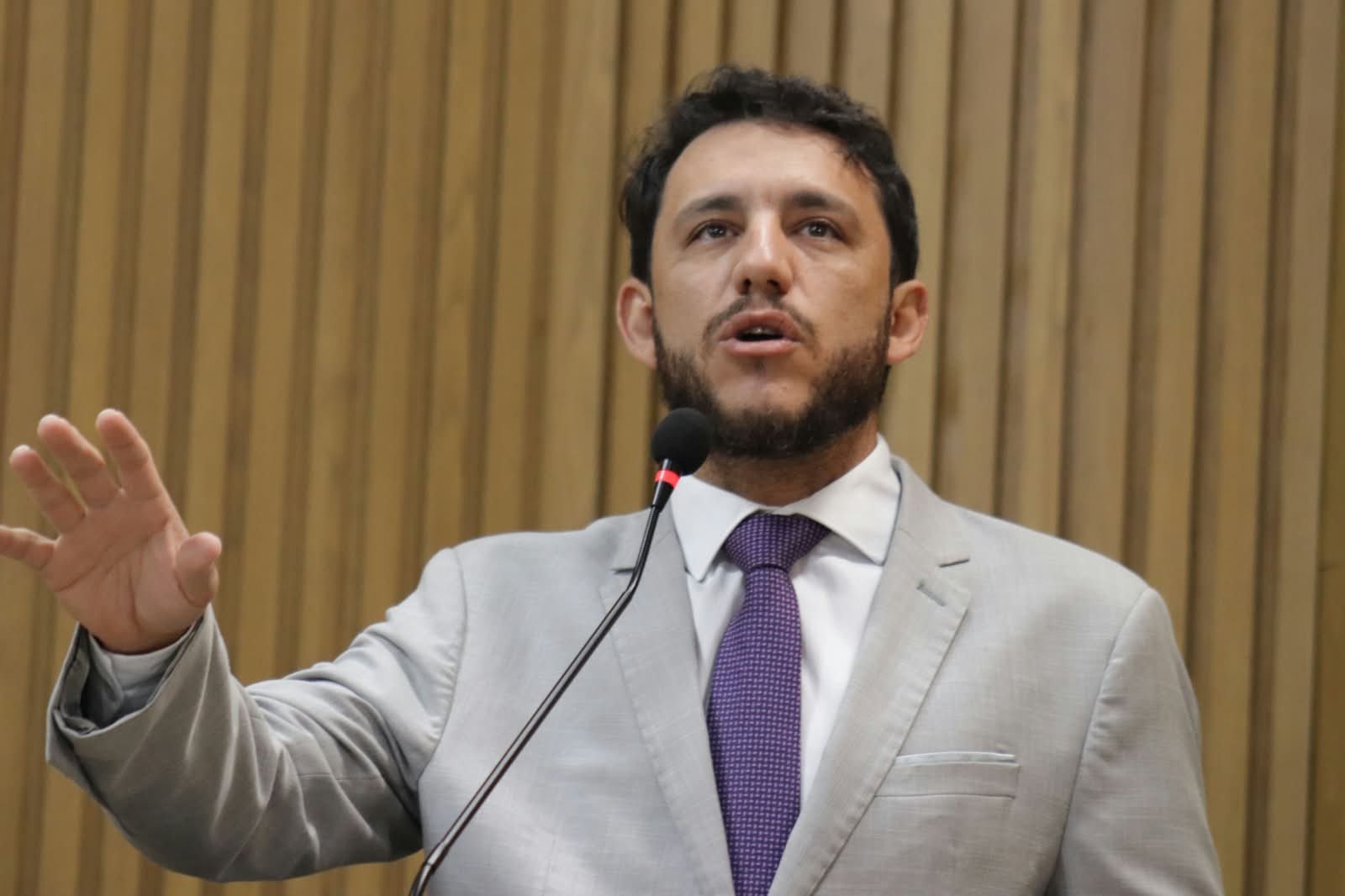 PL QUE OBRIGA CONCESSIONÁRIAS A REALIZAR AUDIÊNCIAS ANTES DE REAJUSTAR TARIFAS É APROVADO EM 1ª VOTAÇÃO