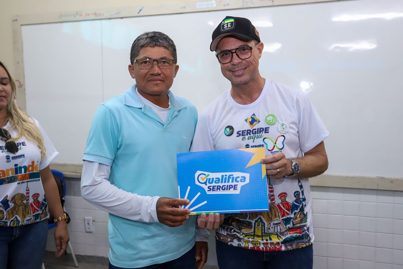 PROGRAMAS 1º EMPREGO E QUALIFICA SE DO GOVERNADOR FÁBIO IMPULSIONAM GERAÇÃO DE EMPREGO E RENDA