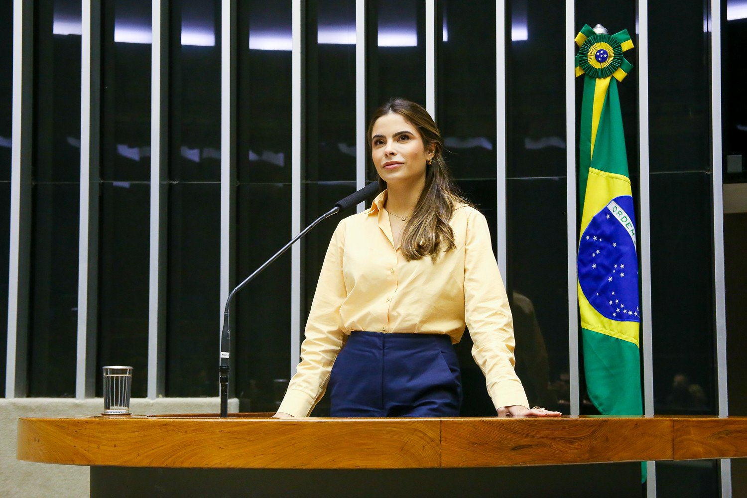 Yandra Moura desponta na liderança de pesquisa para a Câmara Federal em Sergipe