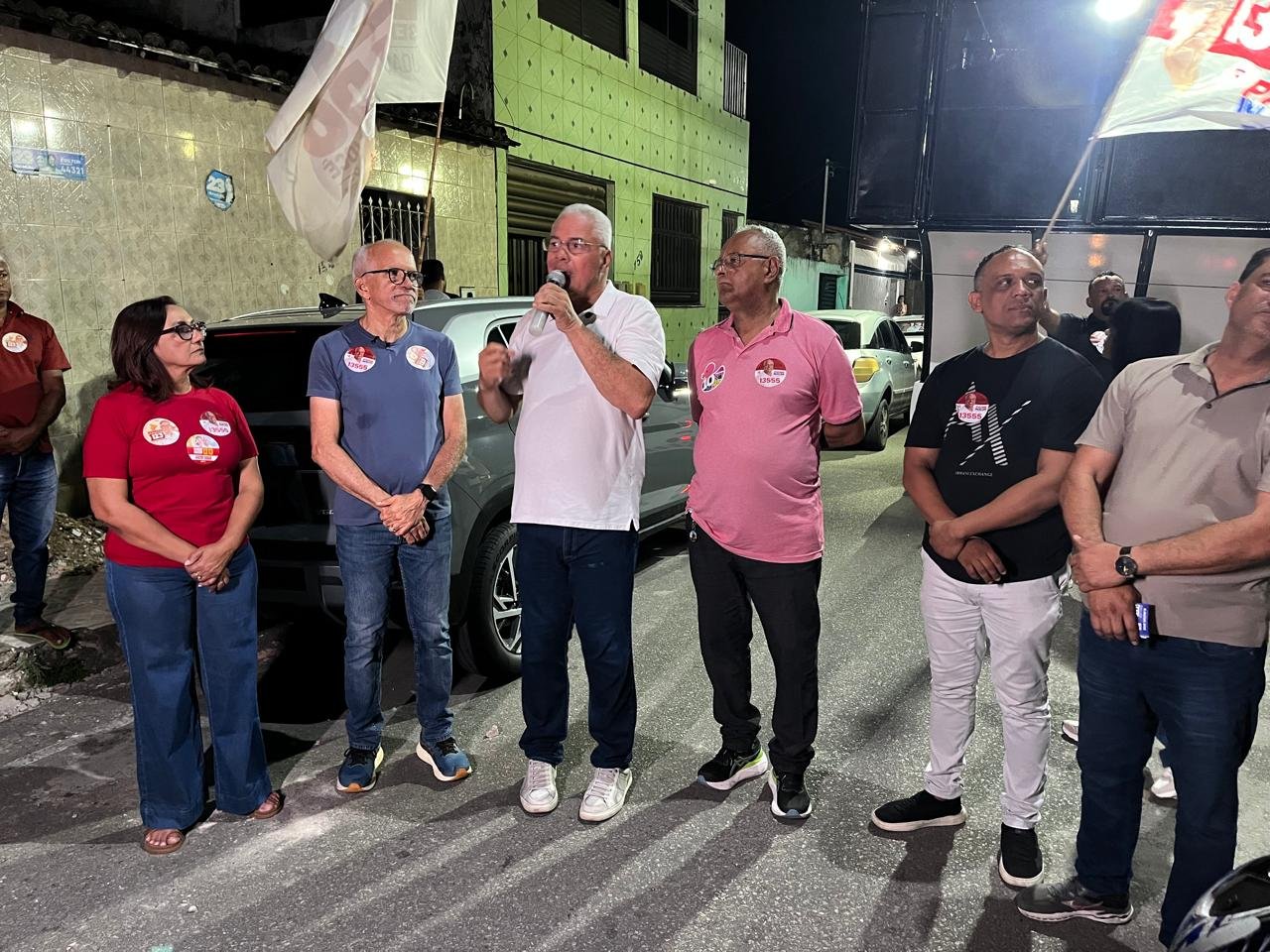 Edvaldo Nogueira realiza grande carreata no bairro 17 de Março em Aracaju