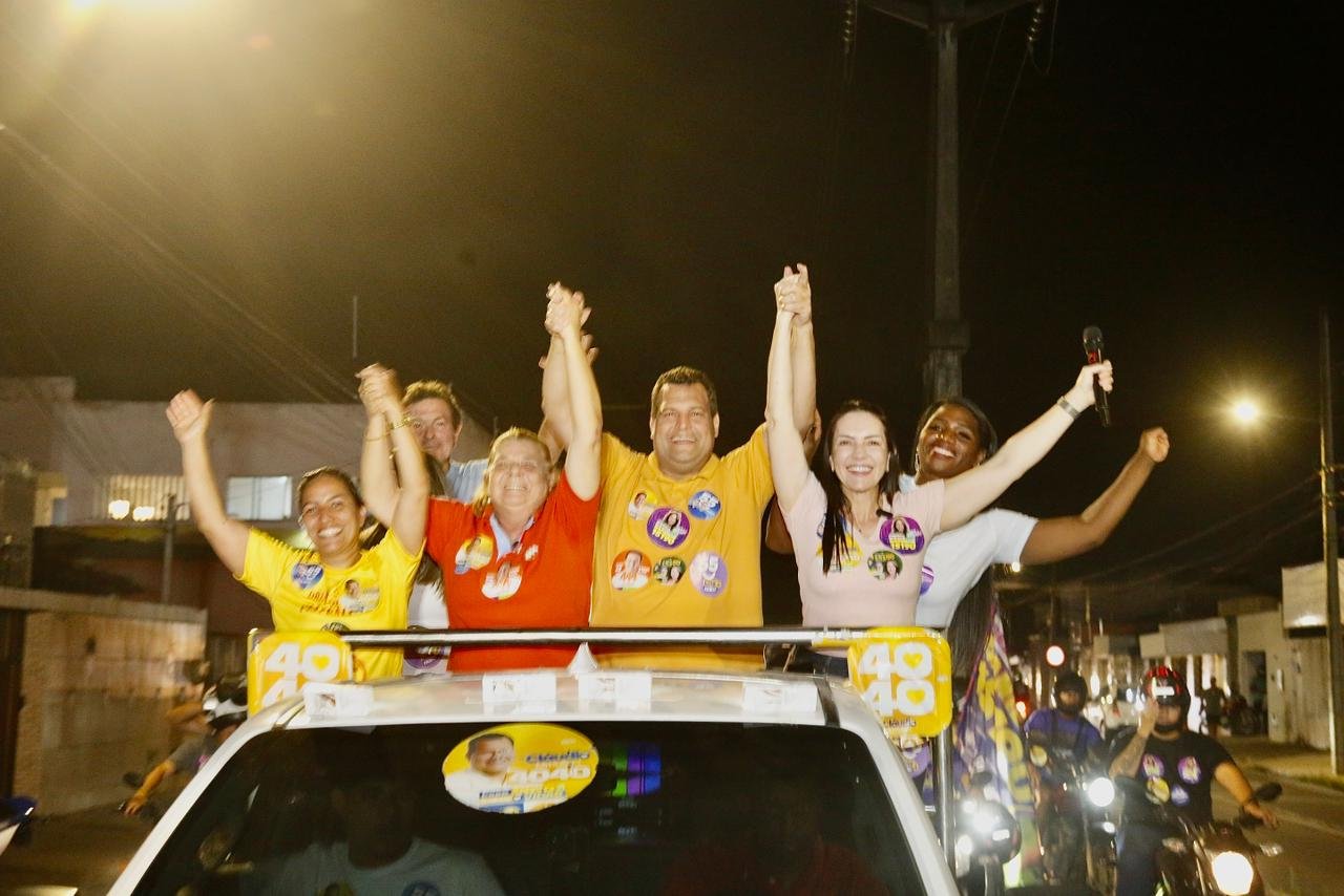 Bairro Bugio recebe Delegada Danielle com entusiasmo durante grande carreata