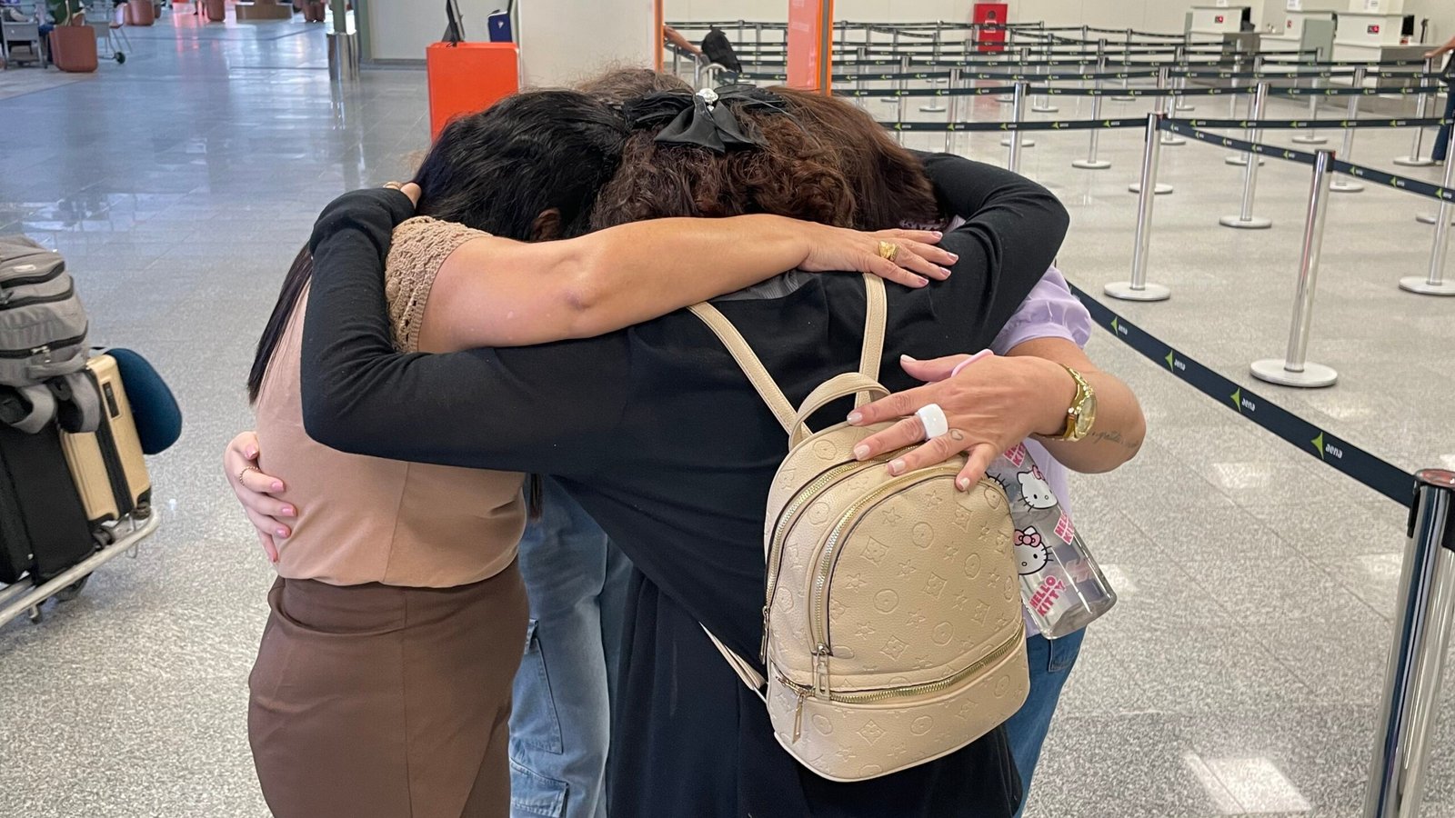 Irmãs acolhidas pela assistência de Aracaju reencontram a mãe em Portugal