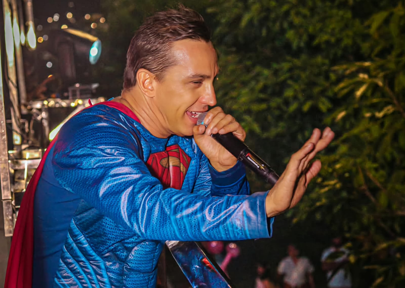 Thiago Sol prepara show especial para celebrar os 7 anos da banda Sol Kids no domingo