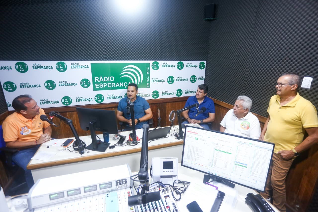 ANDRÉ MOURA ABRE SÉRIE DE ENTREVISTAS NA RÁDIO ESPERANÇA E APRESENTA TRAJETÓRIA, PROPOSTAS E COMPROMISSOS COM SERGIPE