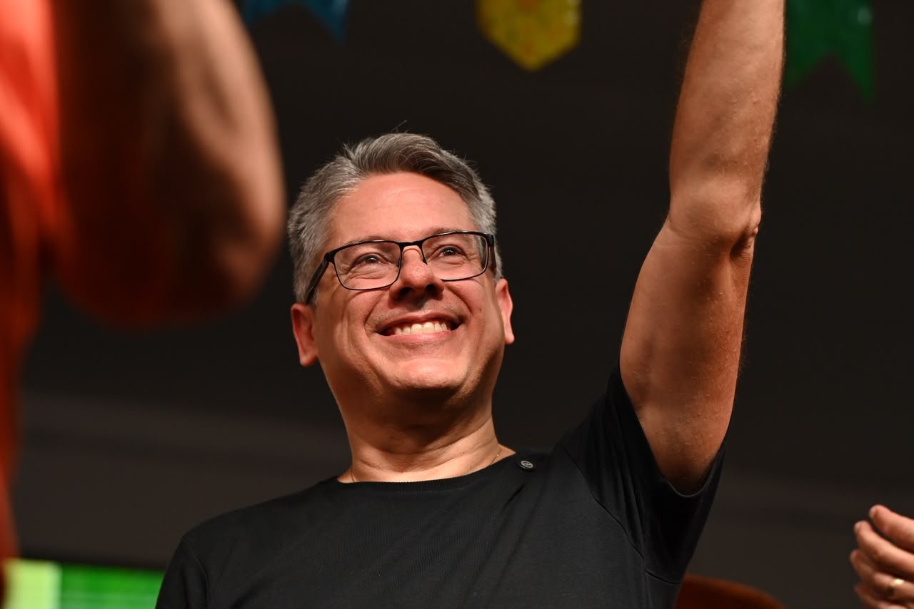 DELEGADO ALESSANDRO VIEIRA LIDERA CORRIDA AO SENADO COM 24,9% EM PESQUISA DO INSTITUTO FRANÇA