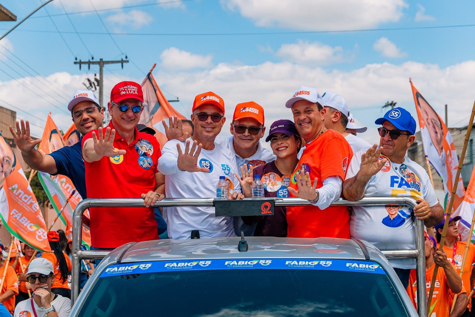 MULTIDÃO ACOMPANHA GRANDE CARREATA DE FÁBIO NO SUL E CENTRO-SUL DE SERGIPE E APROVA CRESCIMENTO DO ESTADO