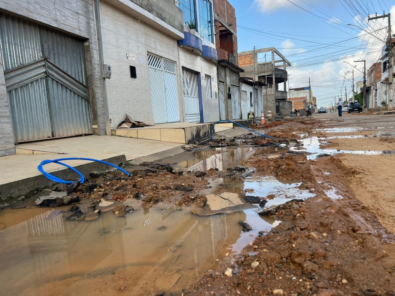 PMA NOTIFICA IGUÁ APÓS CONSTATAR DANOS AO ASFALTO EM MAIS DE 10 RUAS RECÉM PAVIMENTADAS NO PARAÍSO DO SUL