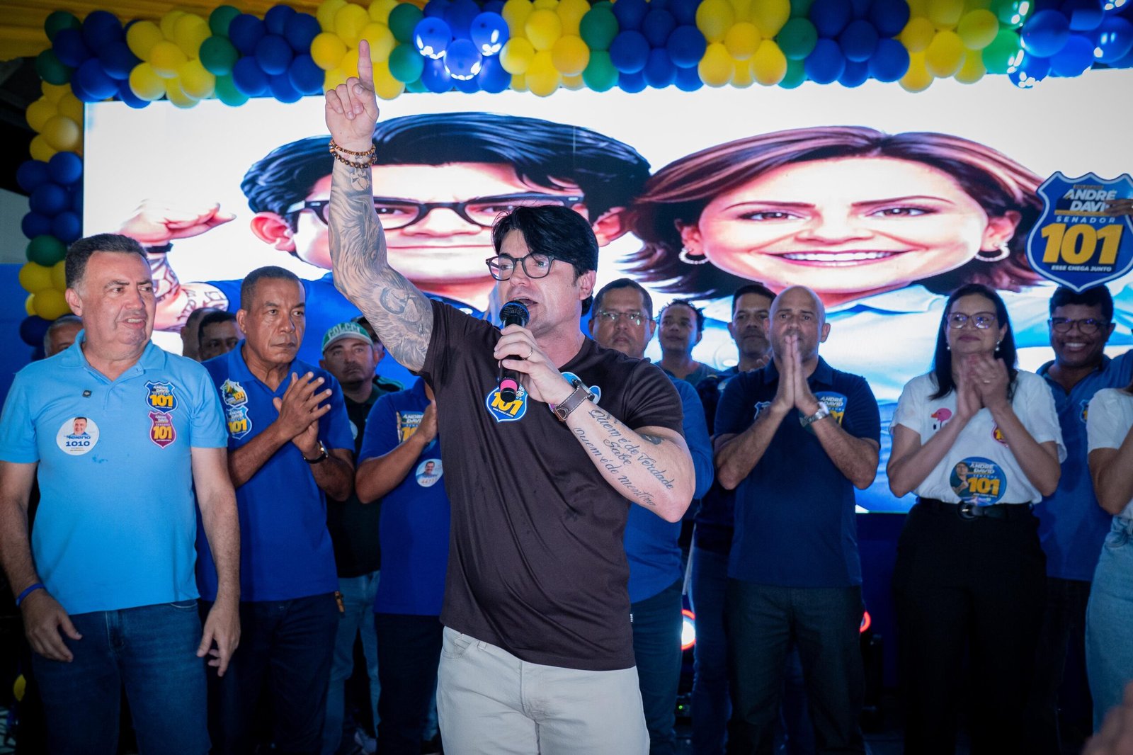 Ato no Oratório de Bebé reúne multidão em apoio à candidatura de André David ao Senado