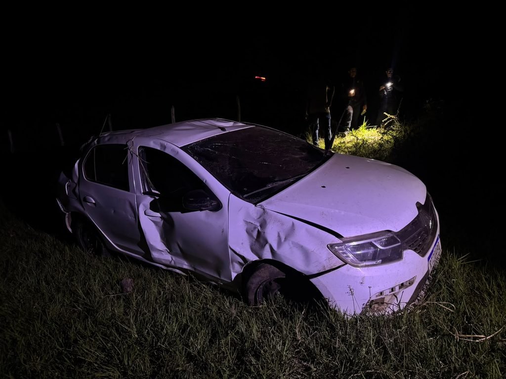 Mulher morre após o veículo capotar na rodovia SE-270, em Salgado