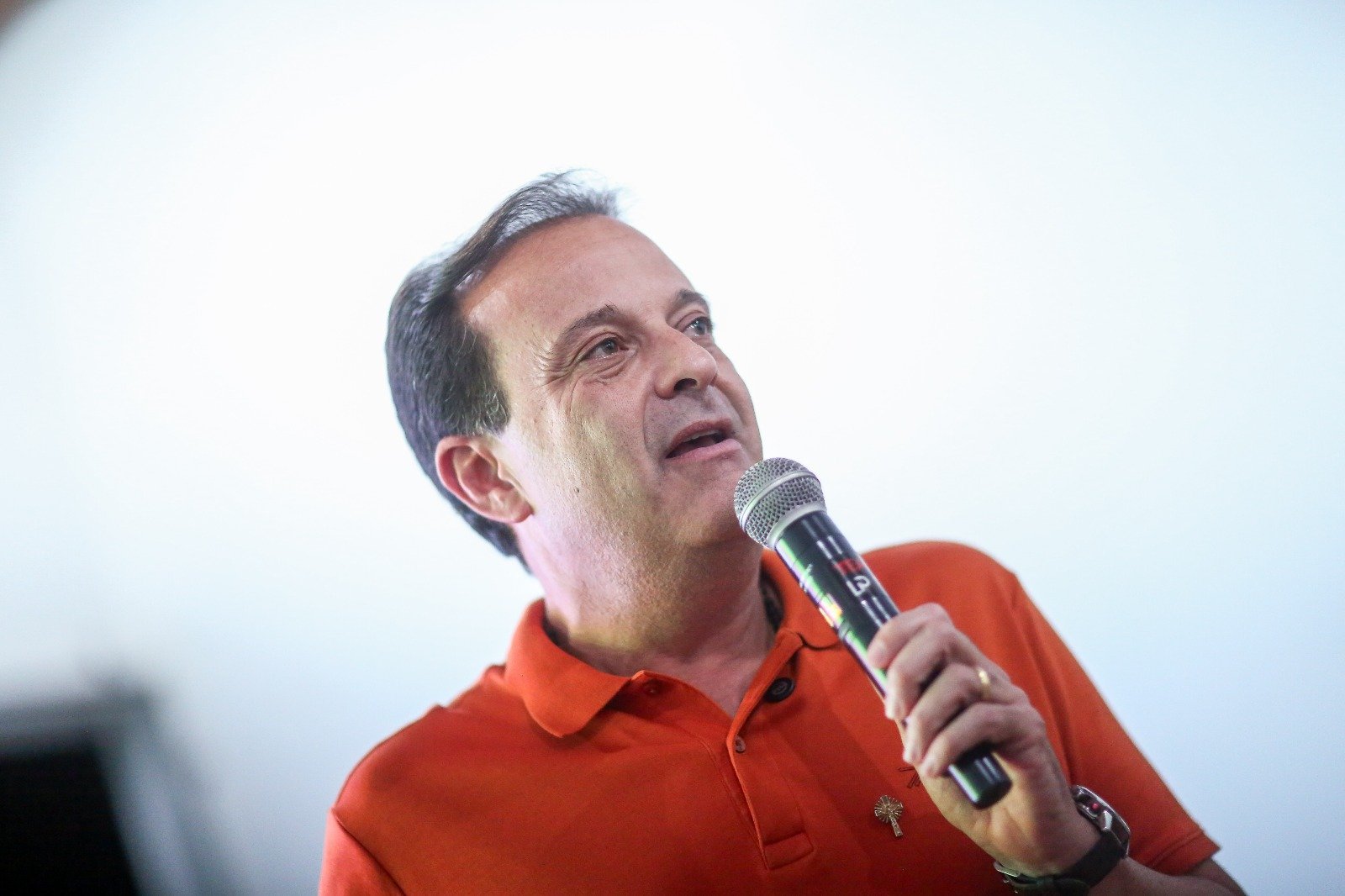 ANDRÉ MOURA DESTACA EXPERIÊNCIA, APOIO DE PREFEITOS E PROPOSTAS PARA JUVENTUDE EM ENTREVISTA