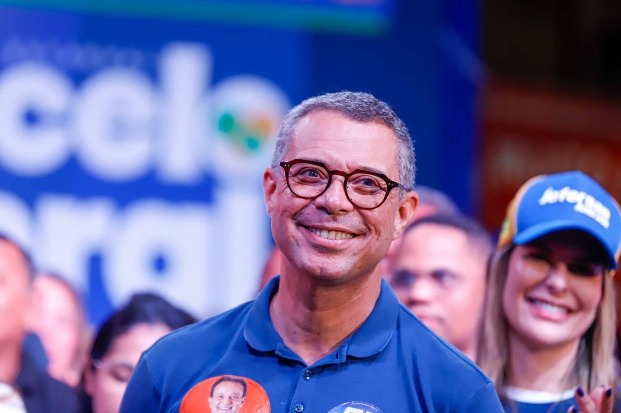 PESQUISA ECM SERGIPE: FÁBIO TEM 42% DAS INTENÇÕES DE VOTO EM ARACAJU E VANTAGEM É DE QUASE 20 PONTOS