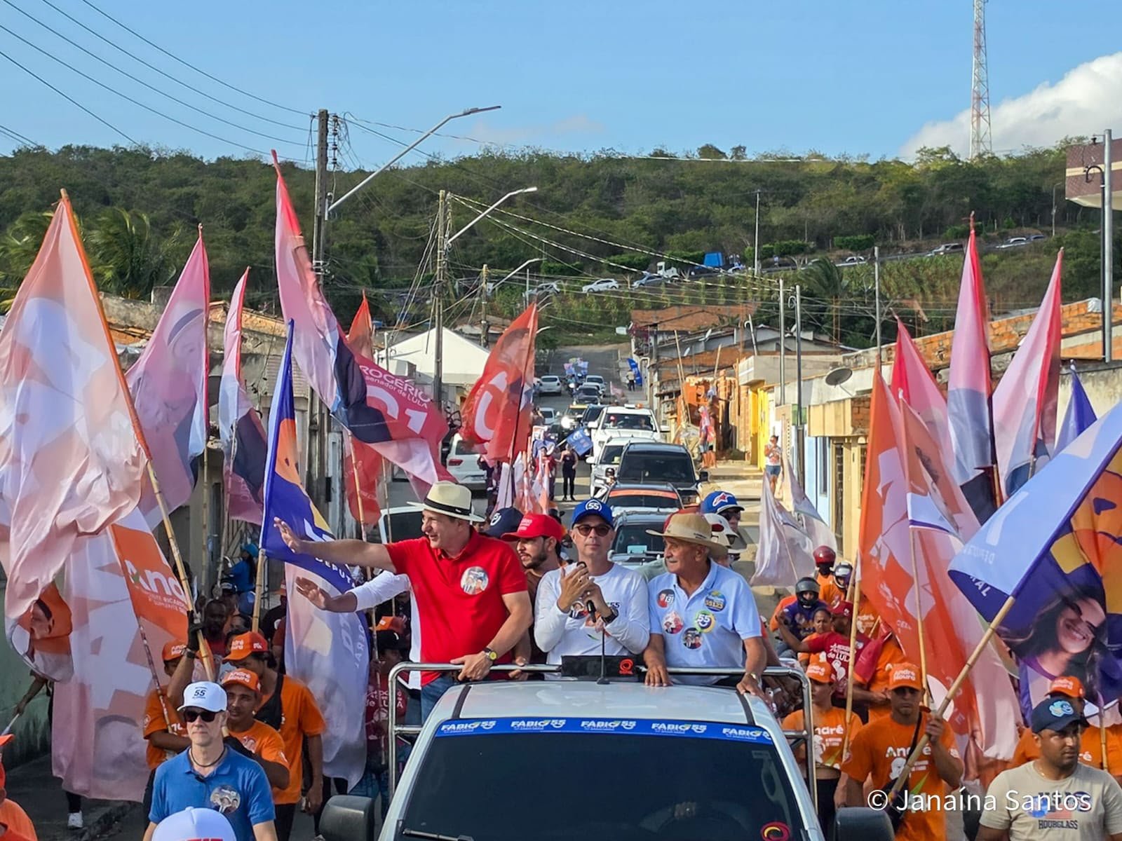 ROGÉRIO CHEGA A PEDRA MOLE COM FORÇA DO TIME DE LULA E DESTACA R$ 3,9 MILHÕES DESTINADOS AO MUNICÍPIO