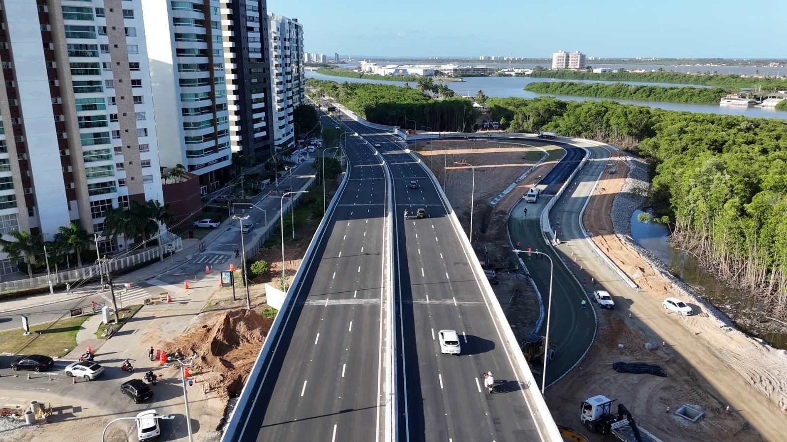 SMTT orienta sobre novo acesso à avenida Tancredo Neves pelo Complexo Maria do Carmo, em Aracaju