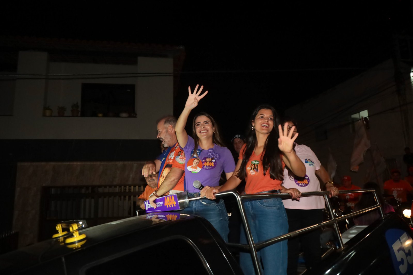 Yandra defende mandato ‘participativo’ em diálogo com moradores do Santos Dumont
