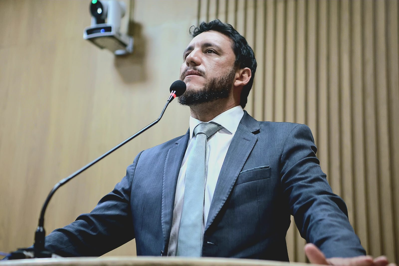 CAMILO DANIEL ALERTA PARA RISCO A RODOVIÁRIOS E USUÁRIOS APÓS PREFEITURA RECORRER DE LIMINAR DA VRS