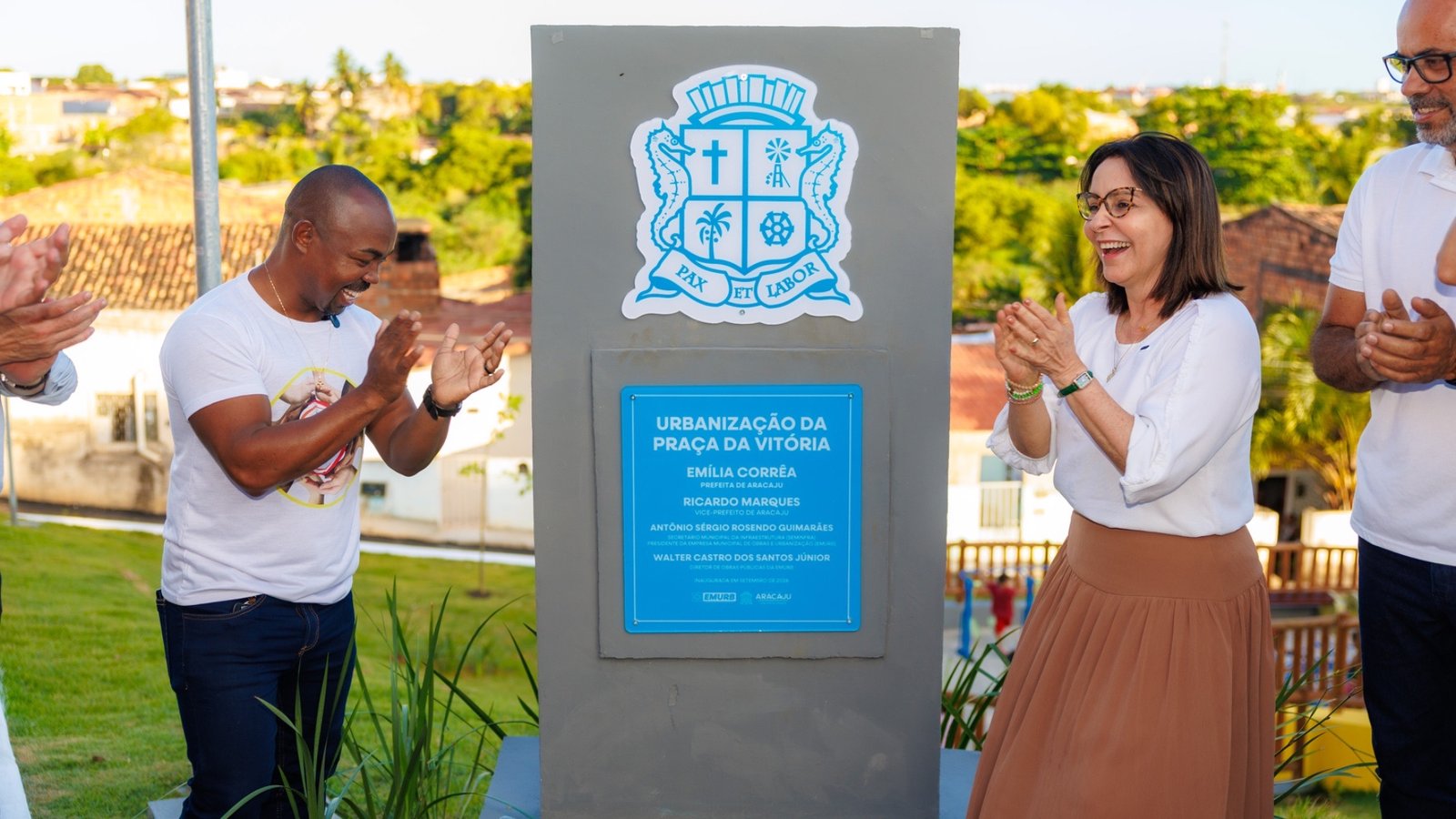 Prefeita Emília entrega urbanização da Praça da Vitória, no Jardim Centenário