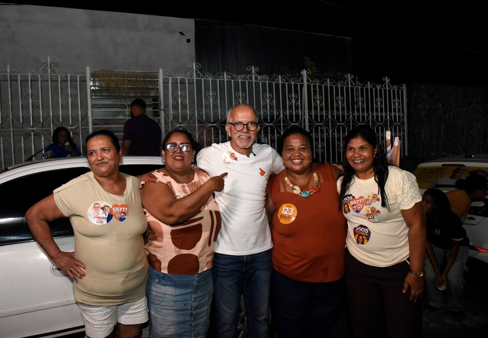 EDVALDO É RECEBIDO COM CARINHO NO 18 DO FORTE E SANTO ANTÔNIO, BAIRROS QUE RECEBERAM OBRAS DE SUA GESTÃO