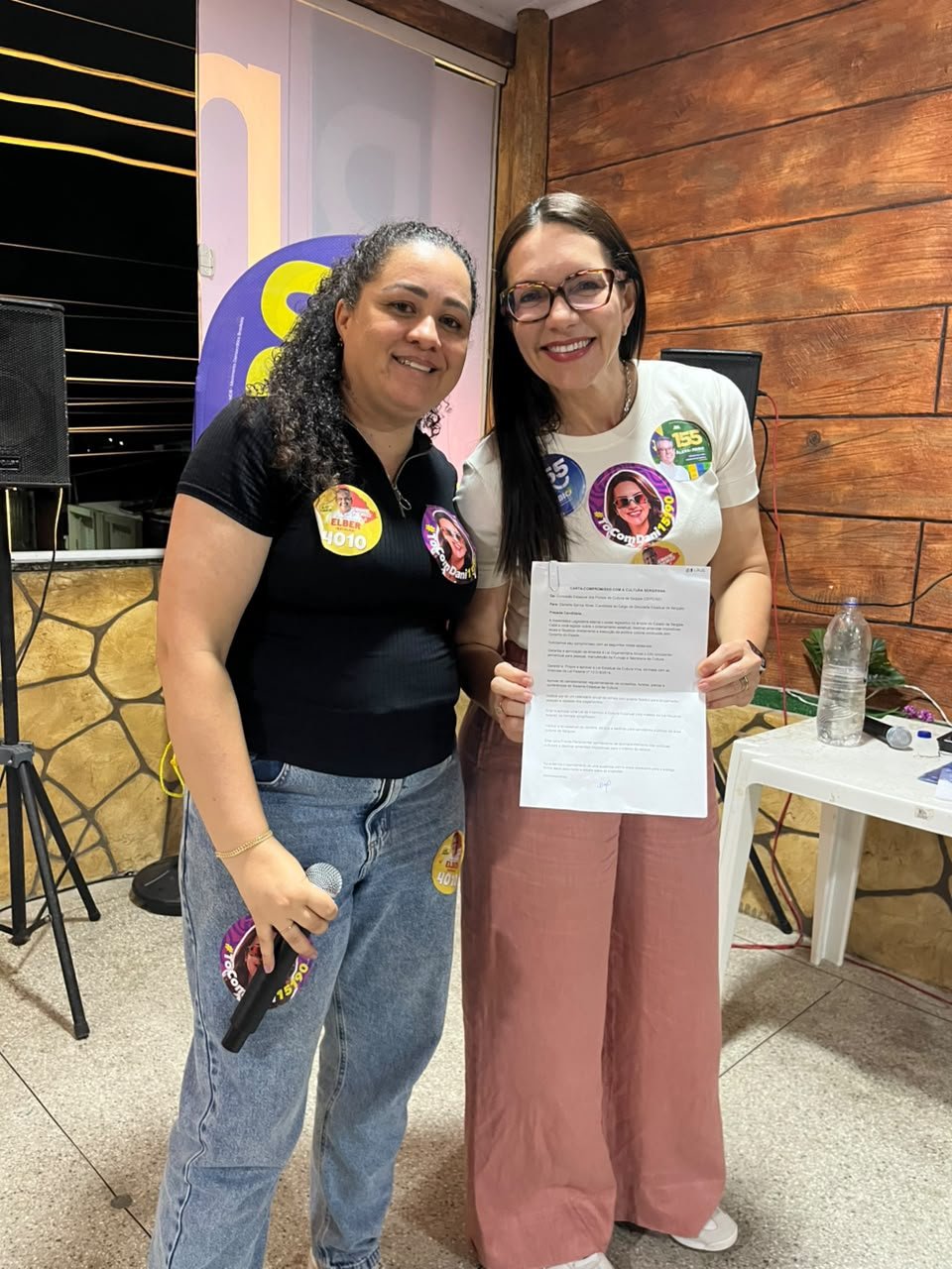 Delegada Danielle assina carta-compromisso em defesa da Cultura durante encontro
